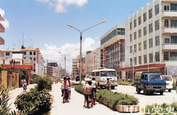 10.寬敞的中山路.jpg