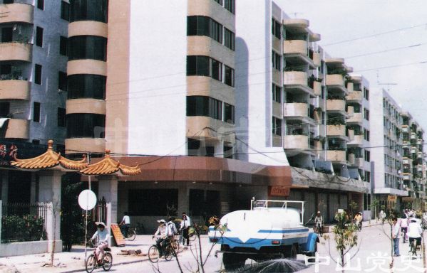 11.市區(qū)民權(quán)路一角.jpg