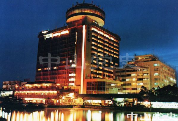 44.富華酒店夜景.jpg