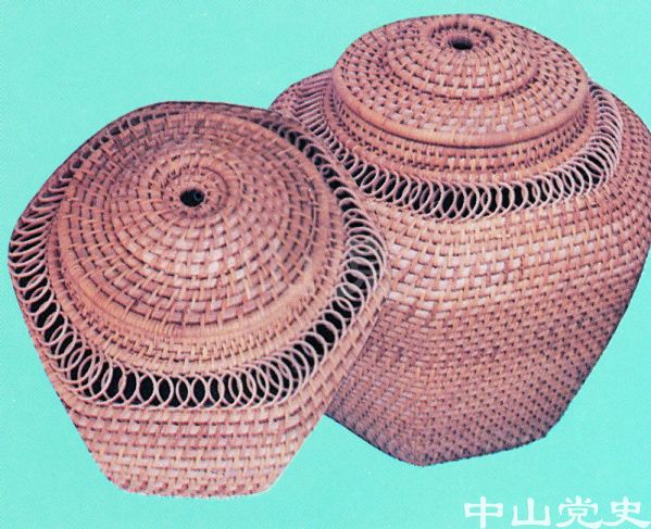榮獲廣東省頒優(yōu)質(zhì)產(chǎn)品證書的產(chǎn)品——錐頭中骨六角燈座   中山市小欖藤廠.jpg