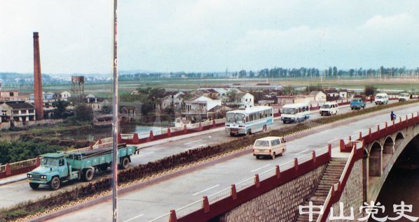擴(kuò)建后的中山大橋.jpg