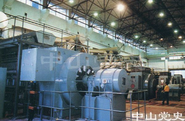 41.裝機(jī)容量三萬(wàn)六千瓦的發(fā)電機(jī)組.jpg