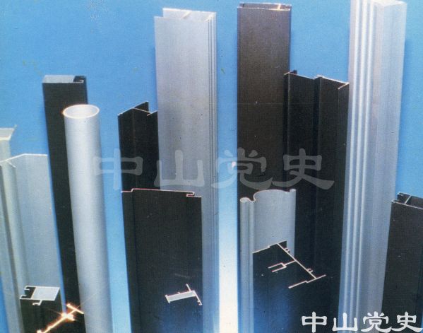 3.港口鎮(zhèn)鋁材廠生產(chǎn)鋁合金型材進入港澳市場，大受歡迎.jpg