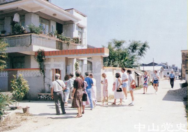 32.外國游客.jpg
