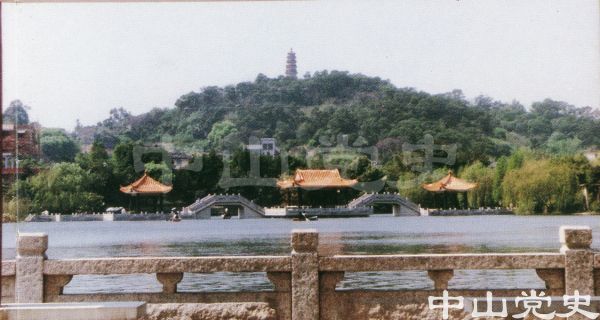 29.美麗的逸仙湖5.jpg