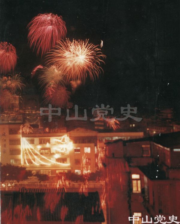 西郊之夜 何廉 攝 3.jpg