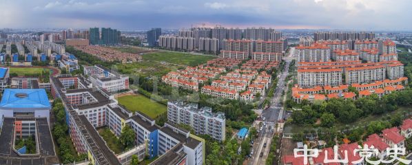 港口鎮(zhèn)-港口鎮(zhèn)聚集了大量的住宅小區(qū) 黃春華 攝-2017年7月.jpg