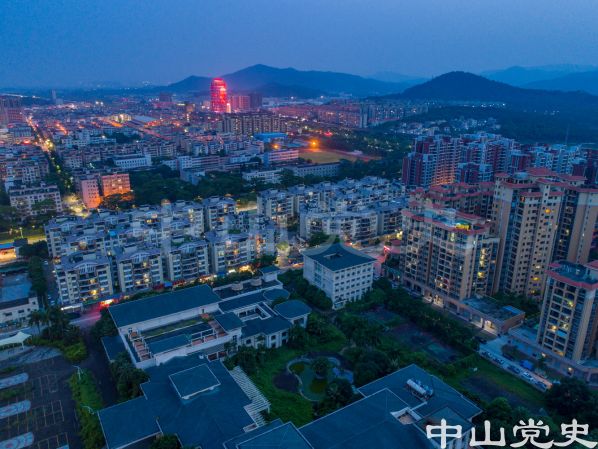 南朗鎮(zhèn)-中心區(qū)夜景 黃春華 攝-2017年7月.jpg