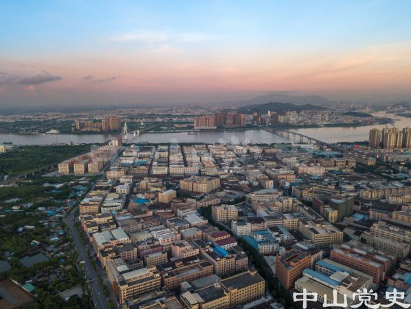 工業(yè)-古鎮(zhèn)，中國(guó)燈飾之都 蘇振飛 攝-2017年6月.jpg