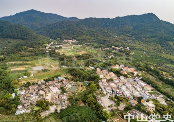 4-五桂山革命老區(qū)村田心村在田心水庫板障山旁邊，附近是石井和控蝦村 黃春華攝（2020年3月）.jp