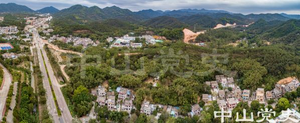 1-五桂山革命老區(qū)村張屋排村（圖中前排的村落）  黃春華攝(2020年3月）.jpg