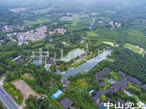 圖左邊是五桂山革命老區(qū)村田心村，遠(yuǎn)處是石井村、控蝦村和擔(dān)水坑村 黃春華攝（2017年）.jpg