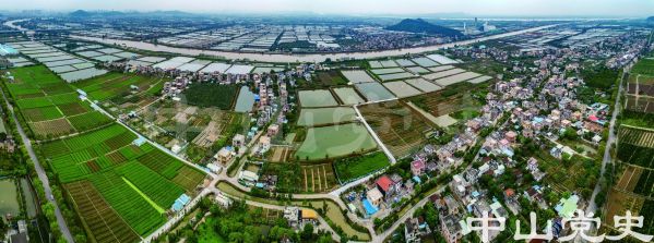 1.100-黃圃鎮(zhèn)石軍行政村，左為到插自然村，右為怡隆自然村 黃春華攝（2020年4月）.jpg