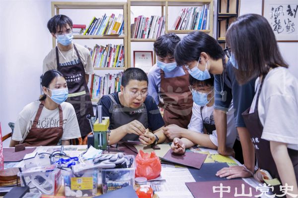 4.校企合作：中山職業(yè)技術學院紅木家居學院（文波攝于2023年4月）.jpg